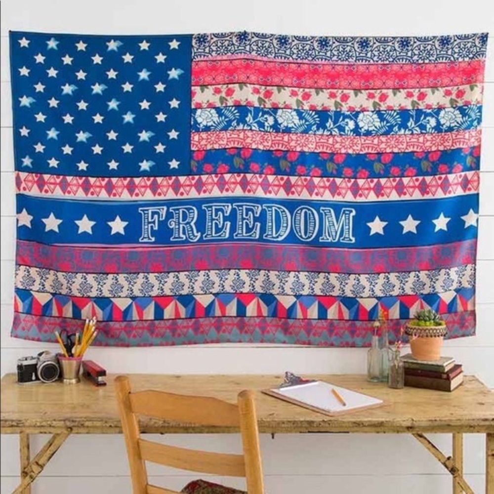 NWOT Natural Life American Flag Tapestry Freedom